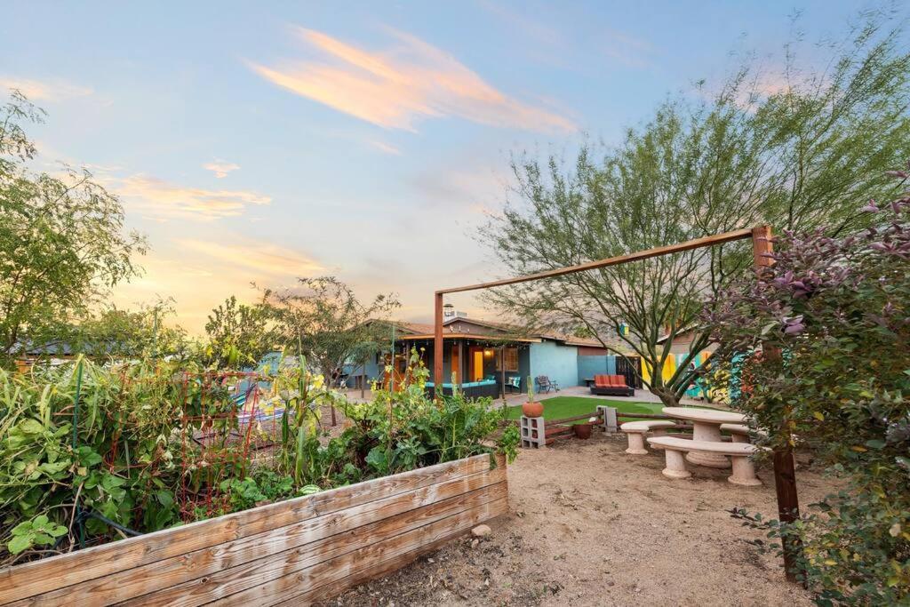 The Hummingbird House, Sauna & Mountain Views! Phoenix Luaran gambar